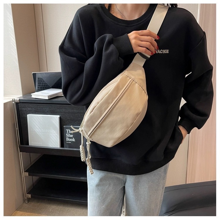 【RuRu】小眾包包 帆布斜挎運動包腰包 帆布材質 長32 寬15 (cm) 粉 米 橘 黑-細節圖2