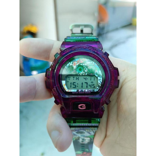 CASIO DW-6900CS 小丑錶帶 G按鈕已故障,螺絲無法密合,因此無防水功能 可以說是賣錶殼與錶帶,送手錶