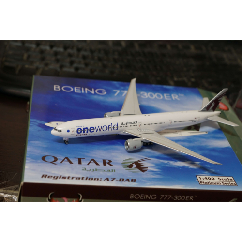 1:400 卡達航空 Qatar Airways 777-300ER OneWorld彩繪機 A7-BAB Ph製作