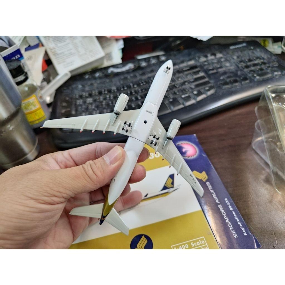1:400 新加坡航空 Singapore A330-300 9V-STA Phoenix製作-細節圖4