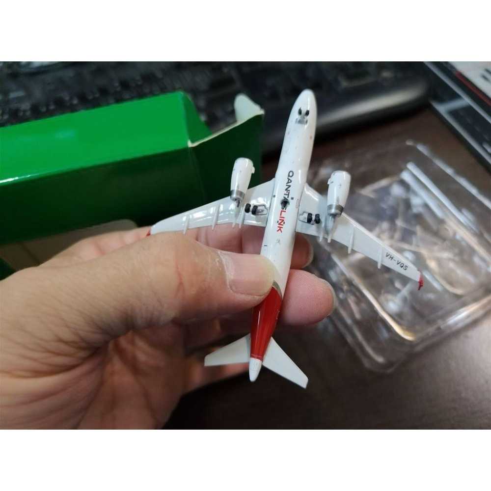 1:400 澳洲航空 QantasLink A320 VH-VQS Green box製作-細節圖4