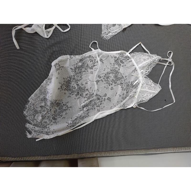 宮廷式 蕾絲 睡衣 開高叉 下擺另外綁帶 穿著  白色 FREE SIZE-細節圖2