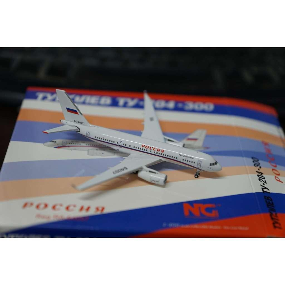 1:400 俄羅斯國際航空 POCCNR TU-204-300 RA-64057  NG MODEL製作-細節圖2