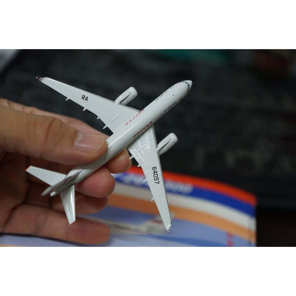 1:400 俄羅斯國際航空 POCCNR TU-204-300 RA-64057  NG MODEL製作-細節圖3