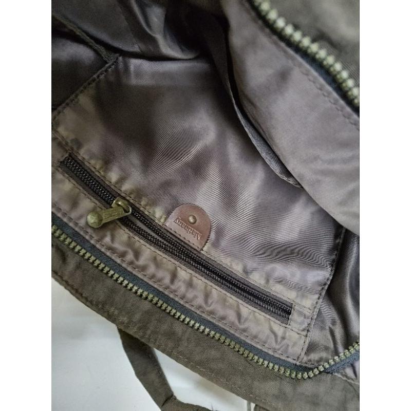 matinany  大型 肩背包  寬 高 37x30公分 有點使用痕跡 但狀況還不錯-細節圖4