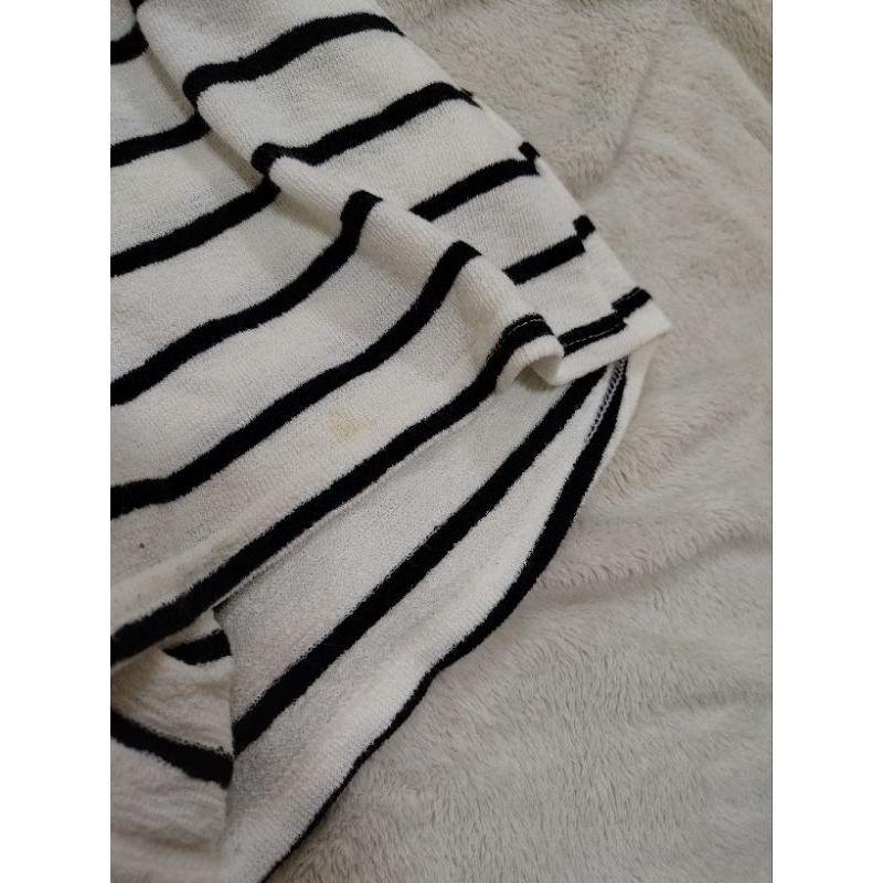 女生 運動 短褲 熱褲 S號 腰寬平量30公分 還可以再撐大 泰國購買-細節圖2