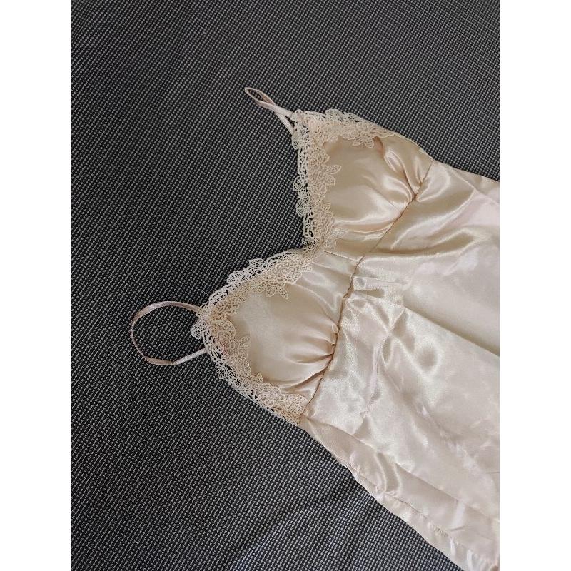 大尺碼 冰絲緞面 細肩帶 睡衣 2XL 香檳色 含胸墊與丁字褲-細節圖2