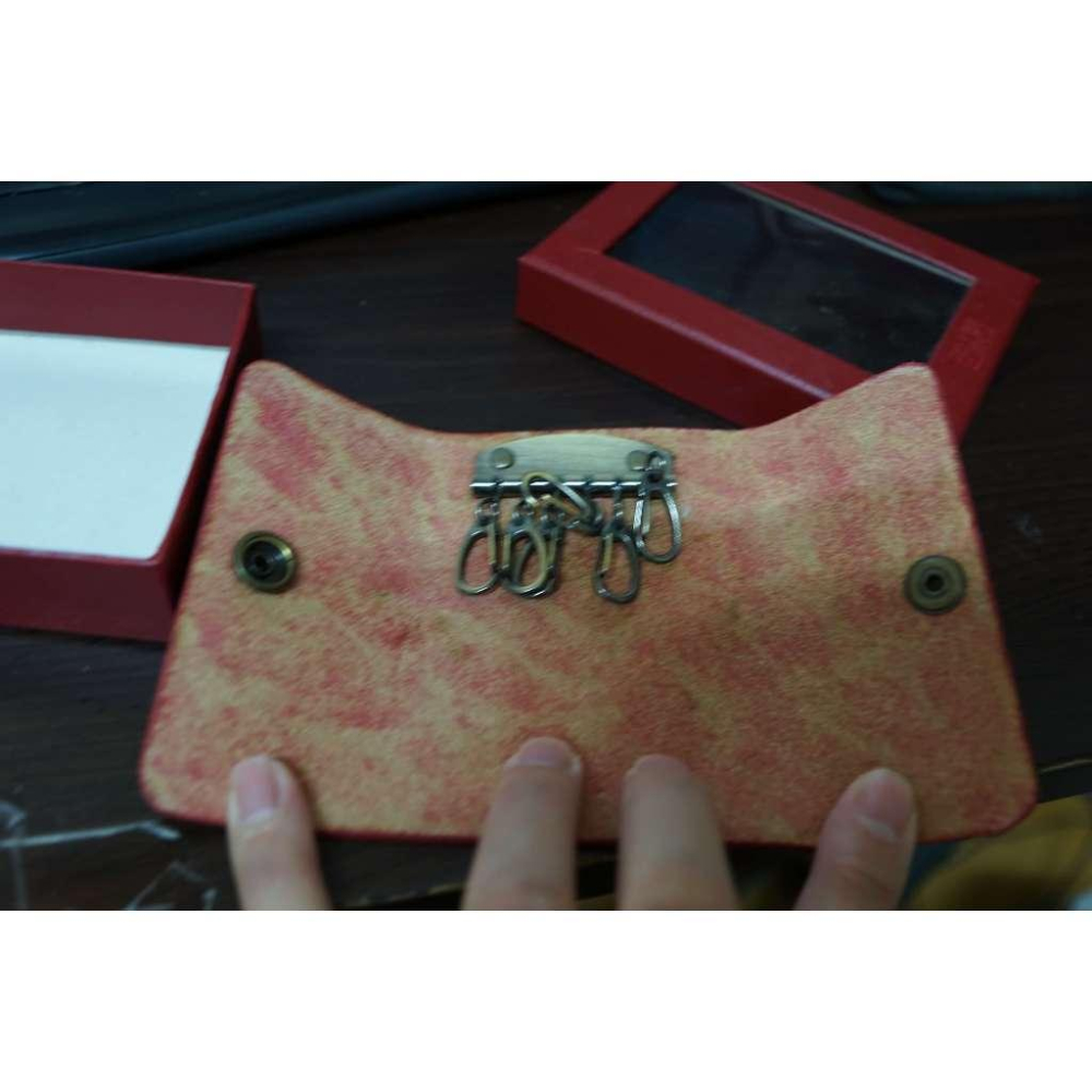 鑰匙用皮夾 全新的 有金屬劃到的痕跡-細節圖2