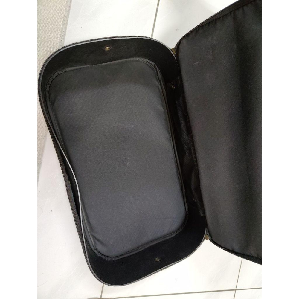 Royal Queen＇s Polo Team 手提行李袋 43x25x30公分 少用 但底層有一點放久的霧痕-細節圖7