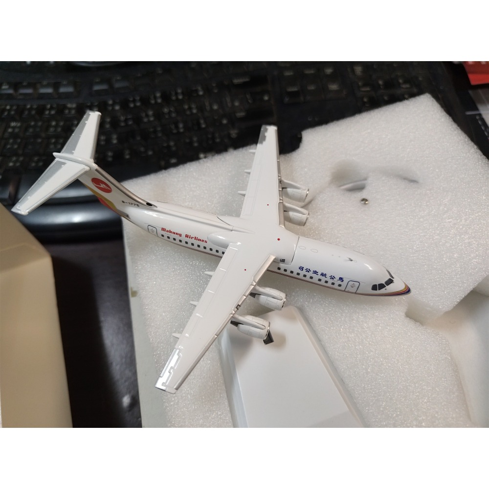 1:200 馬公航空 Makung Airlines  BAe-146-300 B-1775 jc製作-細節圖3