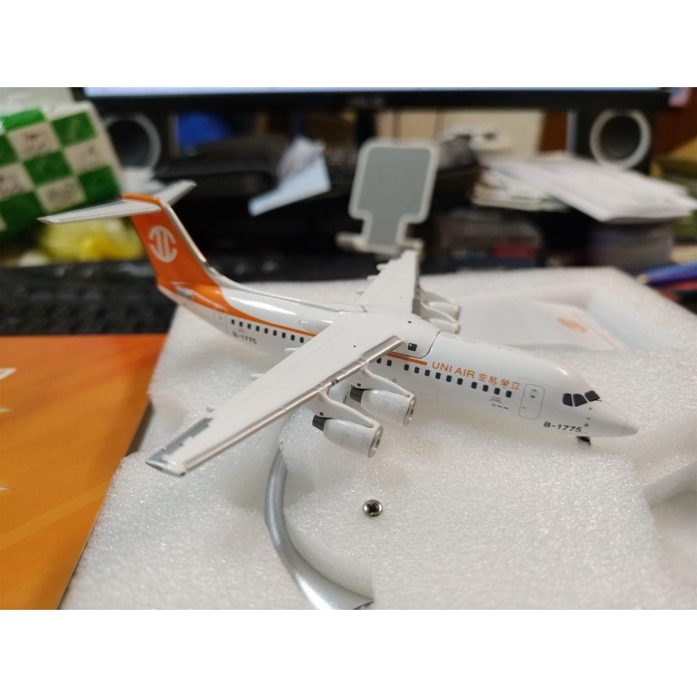1:200 立榮航空 Uni Air BAE -146-300 B-1775 DREAM AIR製作-細節圖2