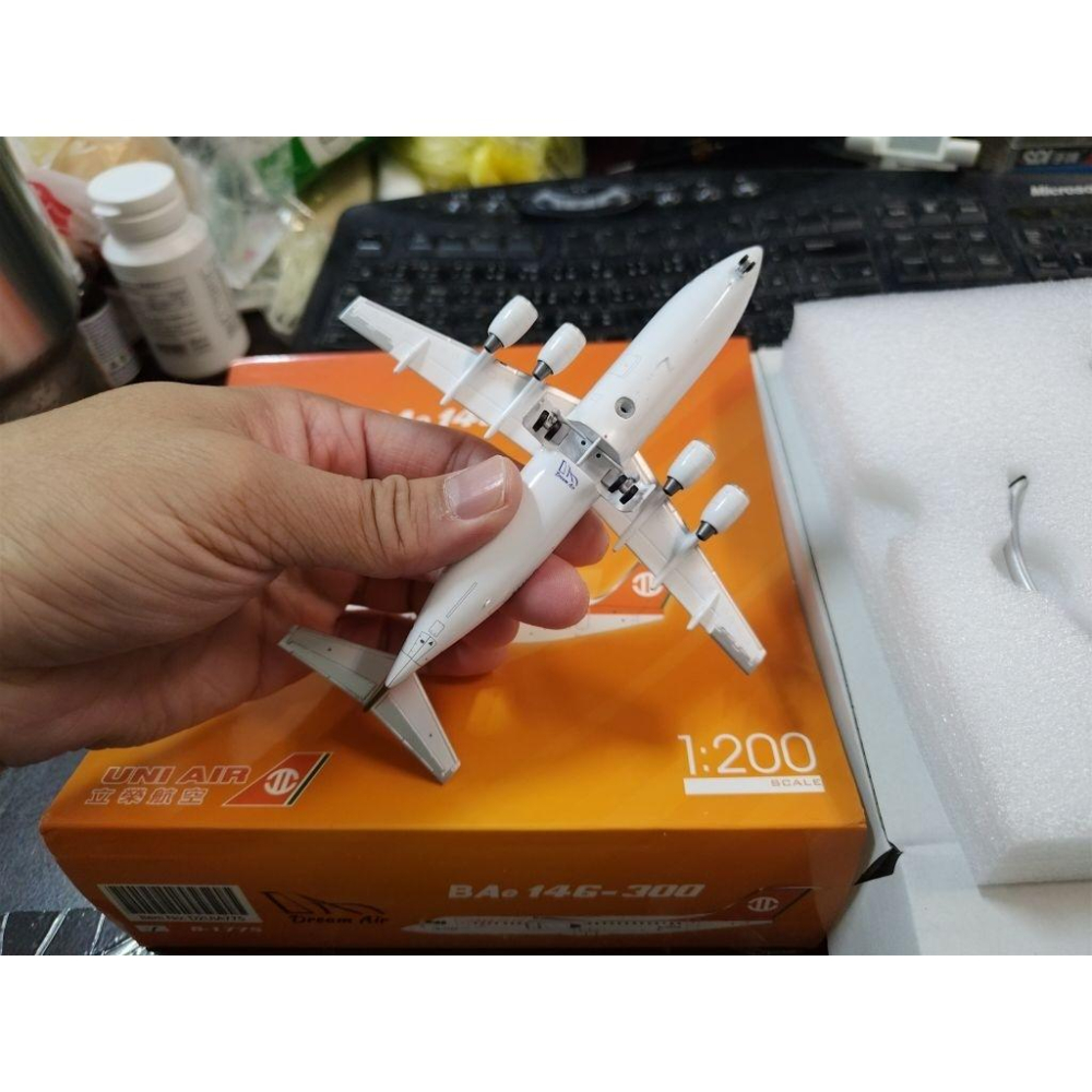 1:200 立榮航空 Uni Air BAE -146-300 B-1775 DREAM AIR製作-細節圖4