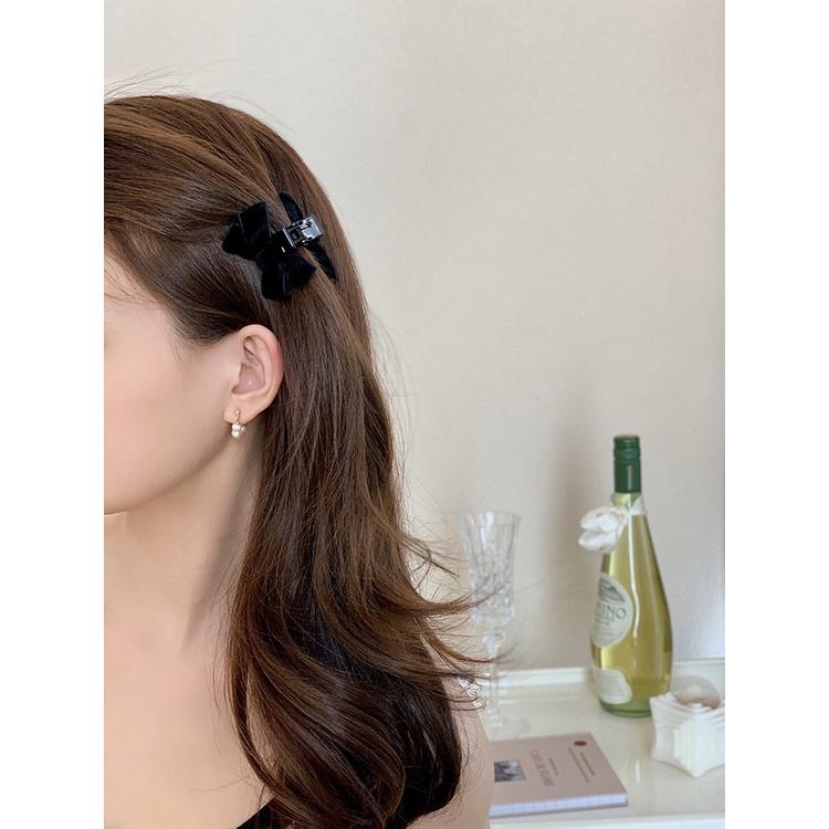 【台灣現貨24h寄出】韓系ins黑色絲絨蝴蝶結劉海髮夾 王心凌同款 公主頭抓夾 側邊夾 髮飾 頭飾 瀏海抓夾 小鯊魚夾-細節圖2