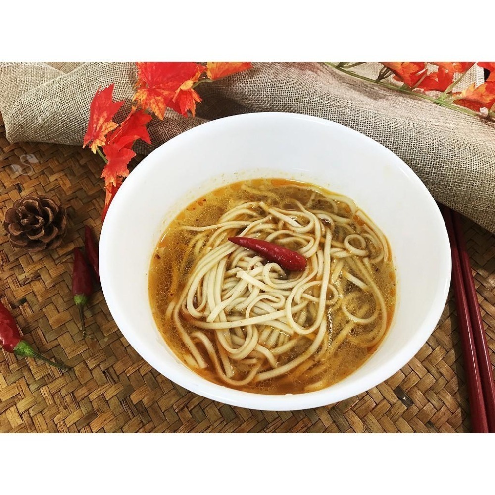 《自然緣素》全素麻辣湯麵(5包/袋)~簡單又快速、熱熱湯汁帶點麻辣，回味無窮的好滋味！｜素易購-細節圖2