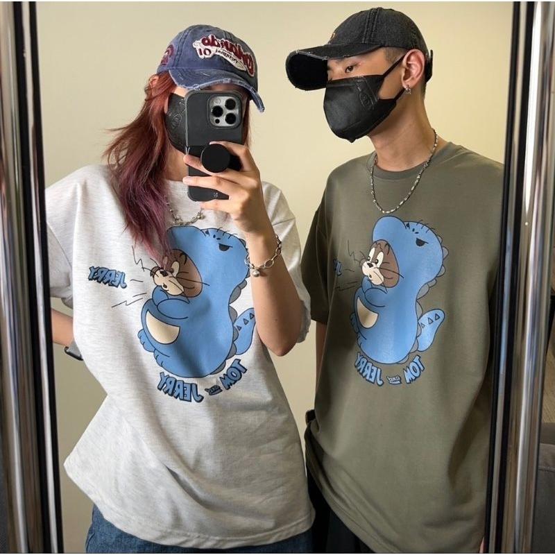 ＂療癒風格大噴發！Q版恐龍傑利鼠印花短T，超柔細絨紋，舒適寬鬆適合任何場合！黑、麻花白、紫色可選，快來收藏🦕🐭✨＂-細節圖2