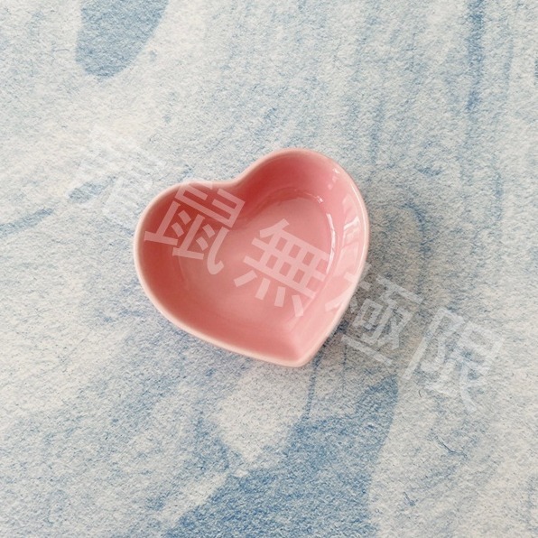 ✔️現貨 倉鼠陶瓷愛心食盆  綠/粉/藍/紫/黃 (倉鼠愛心食盆/倉鼠食盆/倉鼠飼料/倉鼠陶瓷碗/三線鼠/黃金鼠)-細節圖2