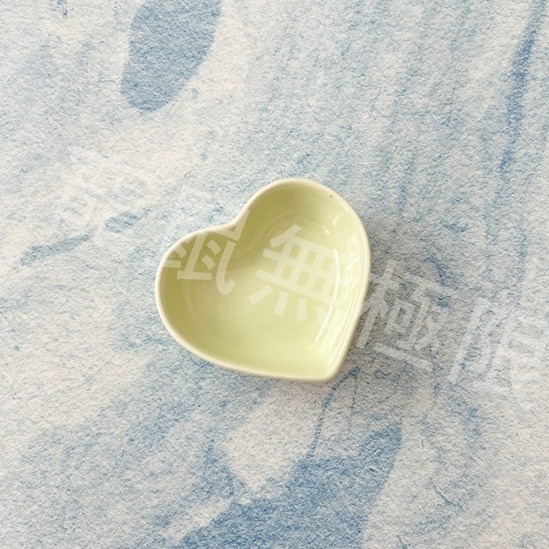 ✔️現貨 倉鼠陶瓷愛心食盆  綠/粉/藍/紫/黃 (倉鼠愛心食盆/倉鼠食盆/倉鼠飼料/倉鼠陶瓷碗/三線鼠/黃金鼠)-細節圖6