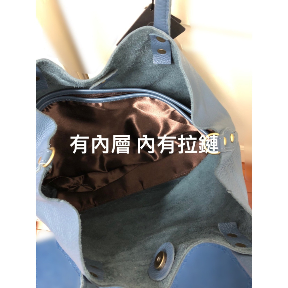 正韓Rooty 2 Way 包 OL必備包 原價1680 出清價990  可以手提可以斜背~是很漂亮的藍色 內層是麂皮超-細節圖4