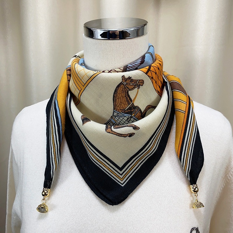 秋冬新款氣質百搭保暖圍巾洋氣領巾絲巾韓版小金球磁扣絲巾 台灣賣家快速出貨 水鑽 磁扣 絲巾 項鏈 裝飾 暗扣圍脖氣質-細節圖11