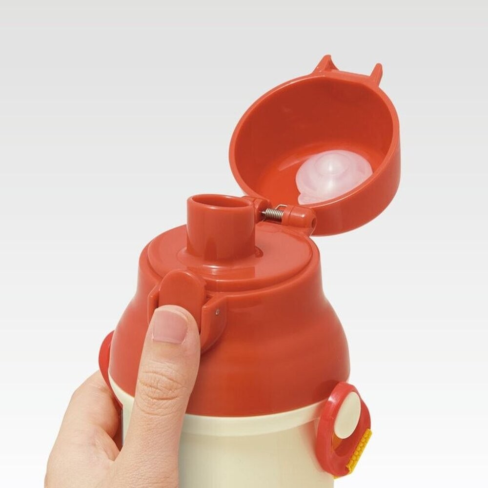 日本製 宮崎駿小梅 直飲水壺 卡通水壺 水瓶 兒童水壺 背帶水壺 耐熱水瓶 便攜 安全按鈕設計-細節圖3