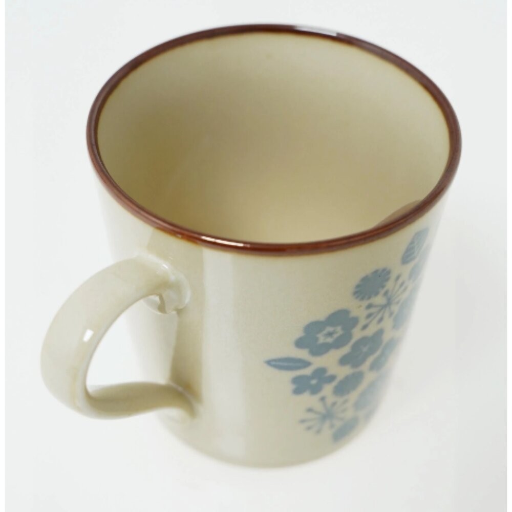 日本進口製造 藍色小花馬克杯 美濃燒 北歐風 陶瓷杯 日式茶杯 杯子 水杯 咖啡杯  300ml-細節圖2