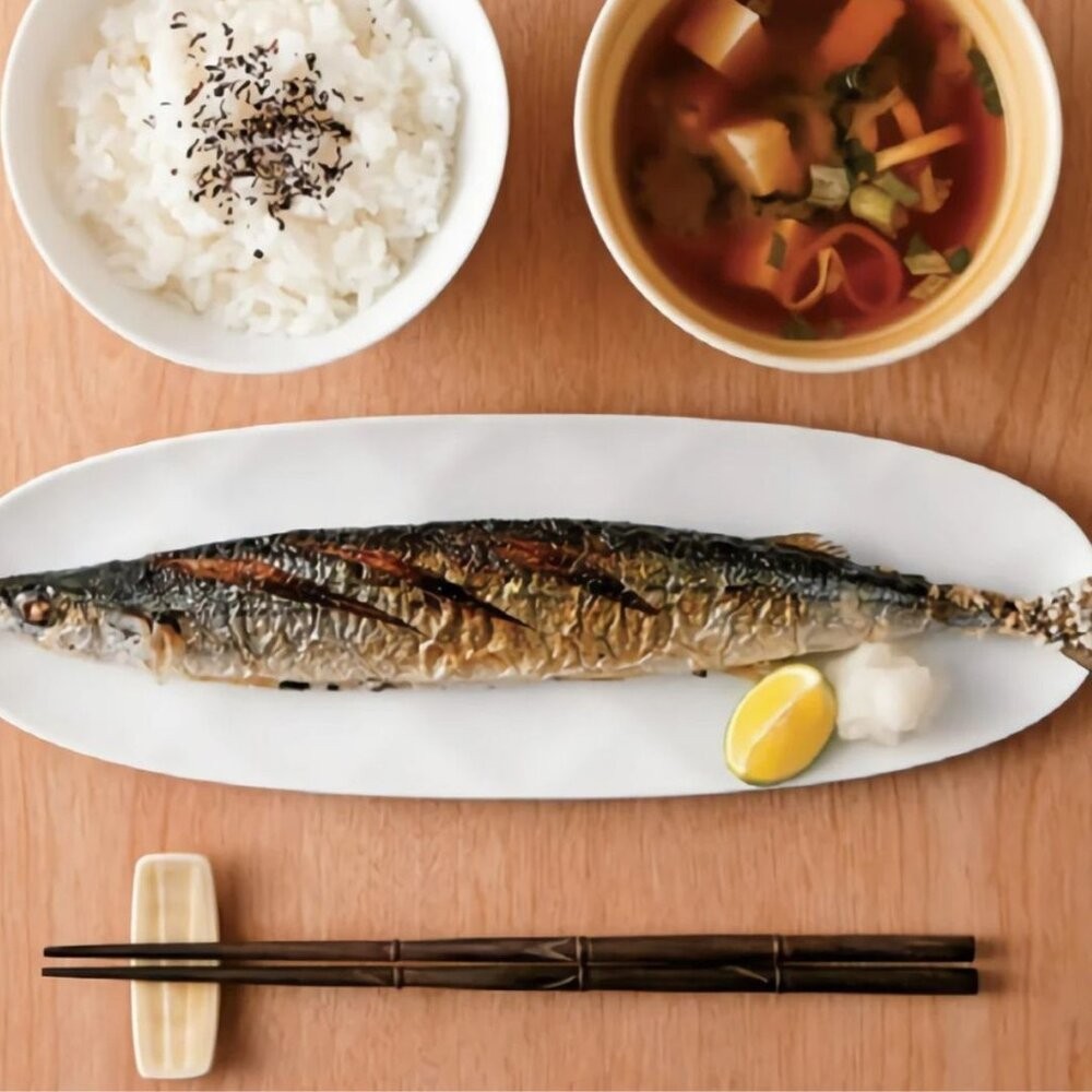 日本製 miyama深山 Haku 立體浮雕壓紋白瓷魚盤 長盤 飾品盤 魚盤 橢圓盤 沙拉盤 陶瓷盤 日本進口-細節圖2