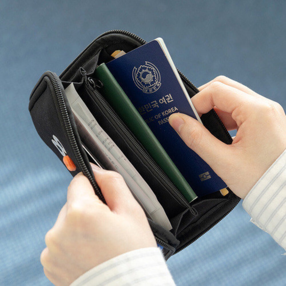 韓國代購 Romane早午餐兄弟多夾層護照包 貓咪 狗狗 Pompom｜護照包 護照套 護照夾 護照錢包 日本進口-細節圖7