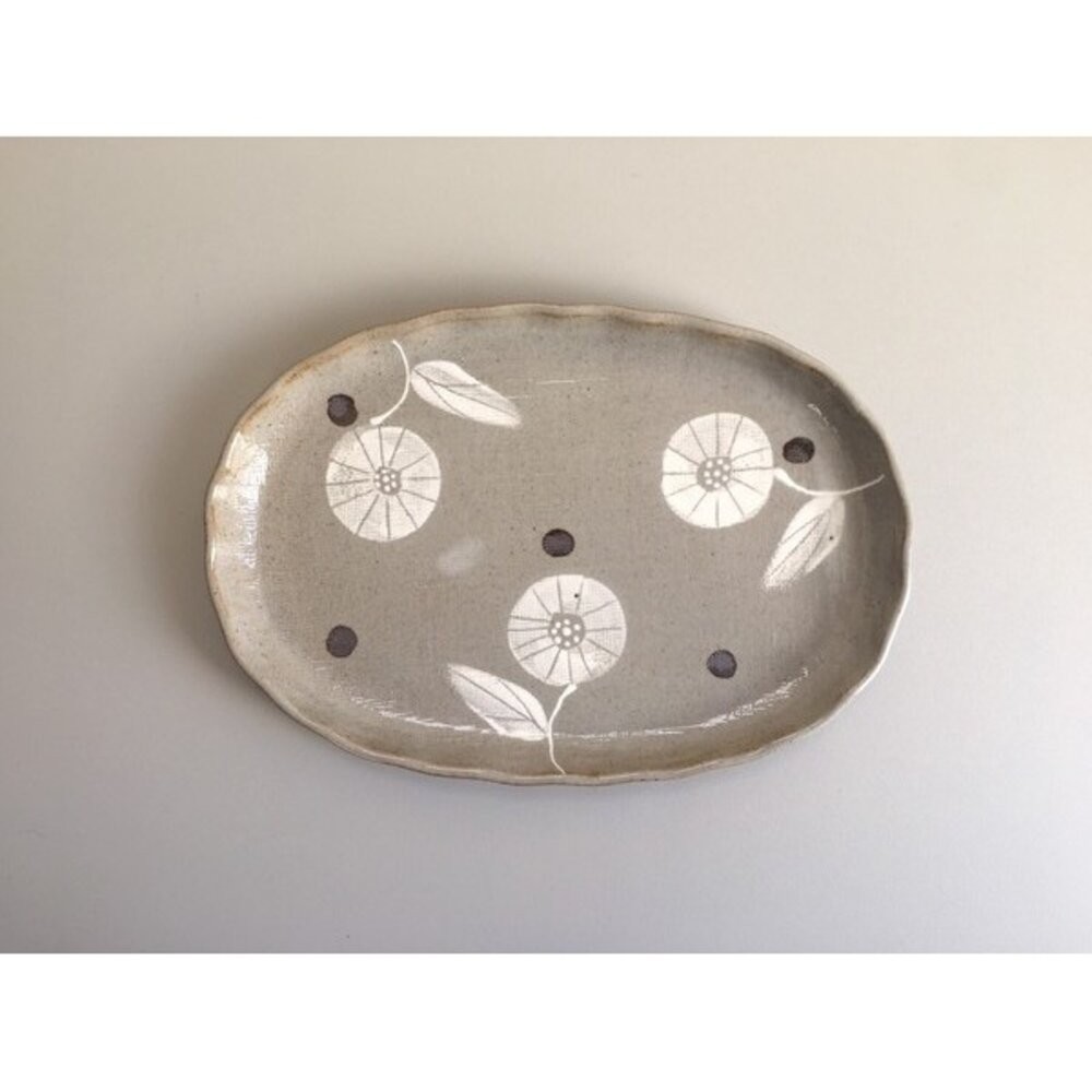 日本製KANESAN1893灰白一輪花橢圓皿｜日本進口 瀨戶燒 陶瓷餐具 陶瓷盤 牛排盤 義大利麵盤 早午餐盤-細節圖2