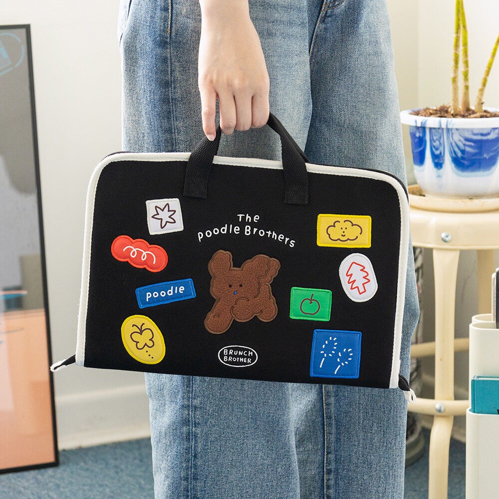 韓國文創Romane電腦包 筆電包 平板保護包 手提電腦包｜早午餐兄弟貴賓狗手提13吋筆電包 米色 黑色-細節圖3