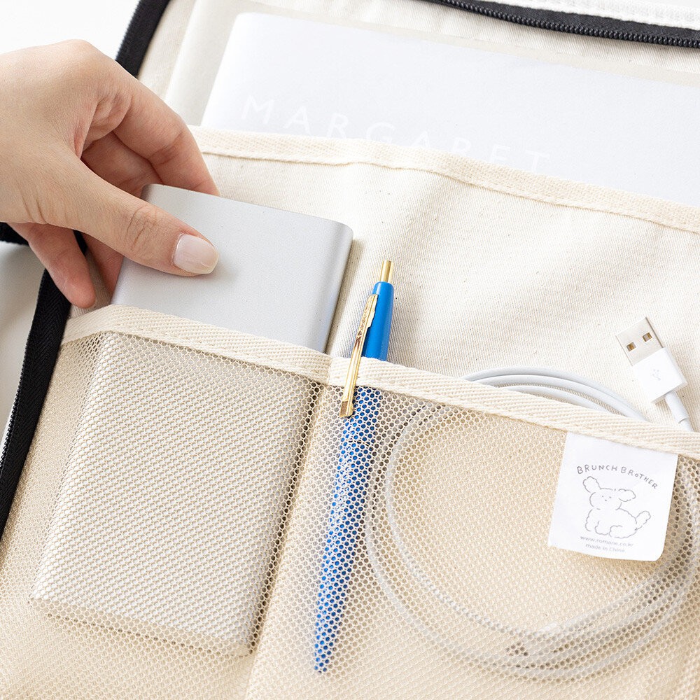 韓國文創Romane電腦包 筆電包 平板保護包 手提電腦包｜早午餐兄弟貴賓狗手提13吋筆電包 米色 黑色-細節圖5