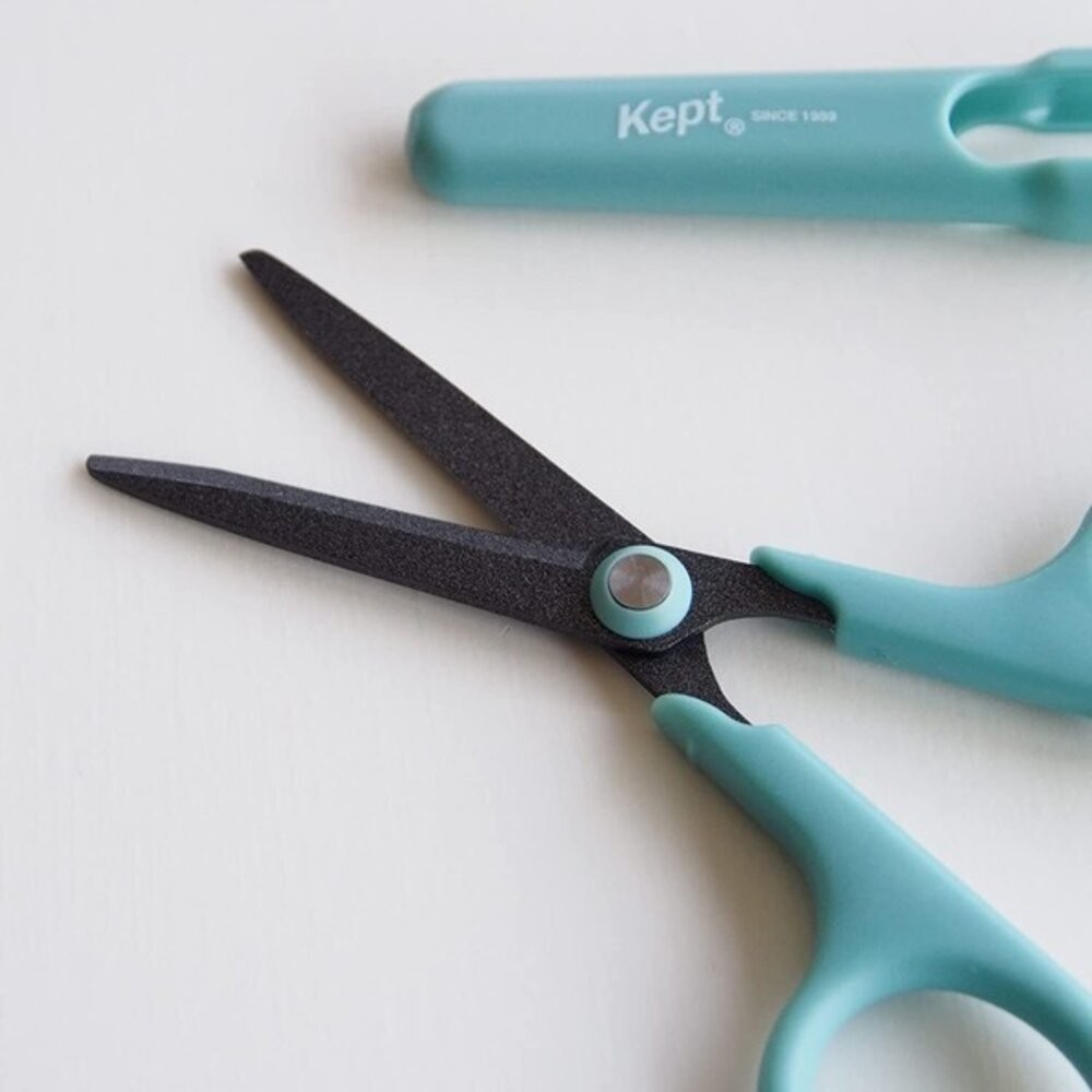 日本文具 RAYMAY Kept 小剪刀 學生剪刀 不易黏膠 安全剪刀 不沾膠剪刀 隨身剪刀 附蓋 藤井 日本進口-細節圖4