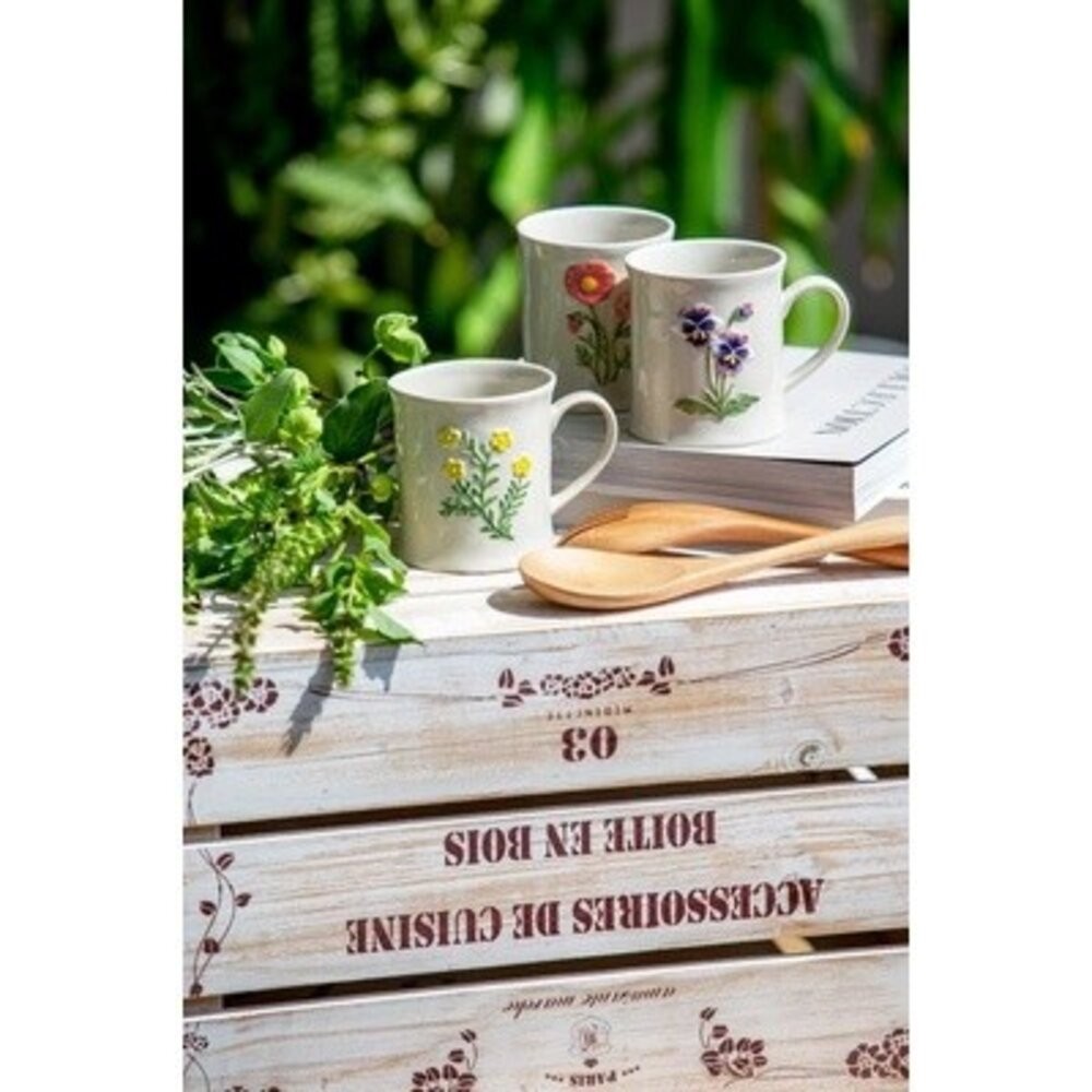 日本 BISQUE 紫色三色堇 造型馬克杯 300ml | 附禮盒 可微波馬克杯 日本馬克杯 入厝禮 咖啡杯 日本進口-細節圖3