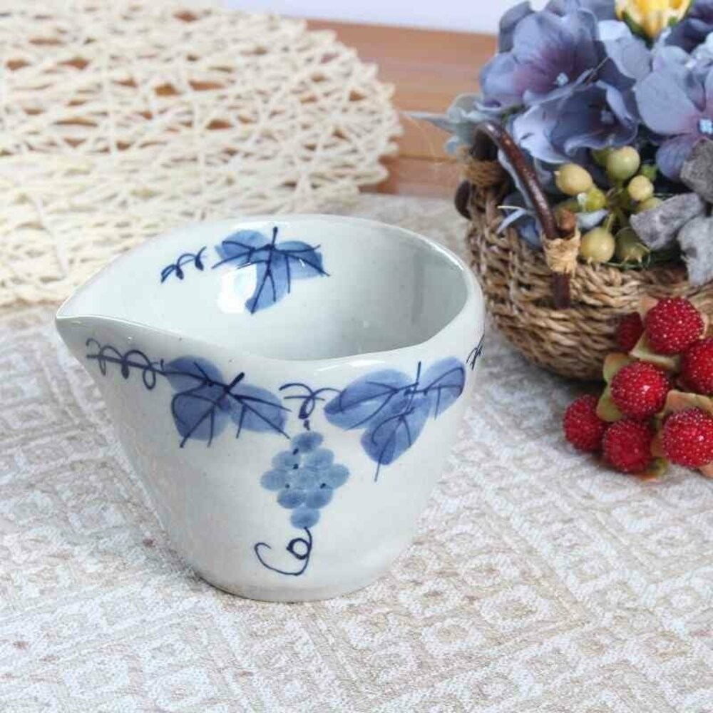 日本瀨戶燒 粉引葡萄茶杯 陶瓷麵碗 湯碗 片口杯 茶杯 茶碗 豬口杯 藍白葡萄紋 日式餐具 食器 日本進口-規格圖9