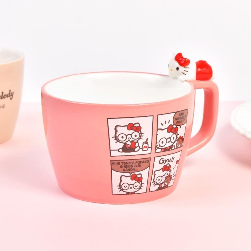 日本三麗鷗 四格漫畫馬克杯 300ml | Sanrio 杯緣子 陶瓷馬克杯 大耳狗 美樂蒂 kitty-細節圖3
