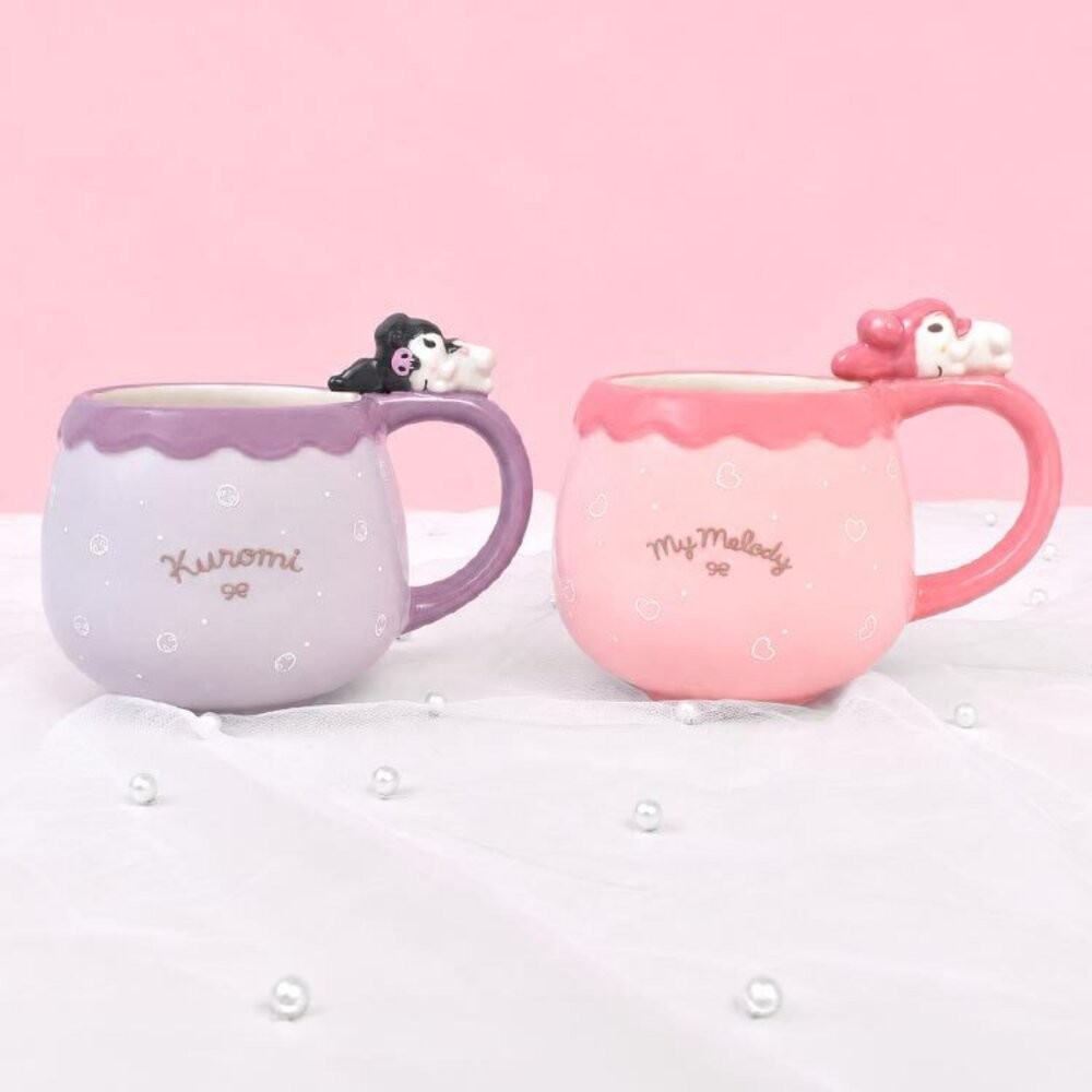 SANRIO 三麗鷗 臥睡公仔馬克杯 340ml｜療癒杯緣子 馬克杯 咖啡杯 水杯 日本進口-細節圖4