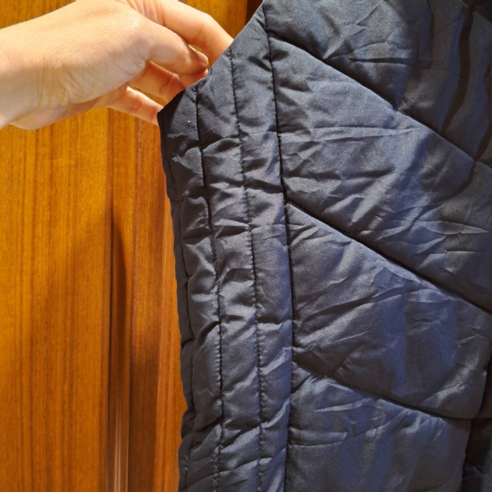 二手H&M女士冬季鋪棉立領連帽背心，尺碼42號-細節圖5