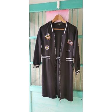 二手洋裝，尺碼165/88a，法國cache cache女士春秋兩季黑色拉鏈運動風洋裝-細節圖3