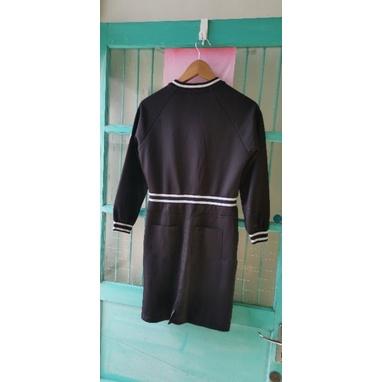 二手洋裝，尺碼165/88a，法國cache cache女士春秋兩季黑色拉鏈運動風洋裝-細節圖4