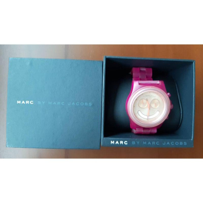 代友出售/全新品，Marc by Marc Jacobs微笑馬戲團玩色計時腕錶，桃紅色