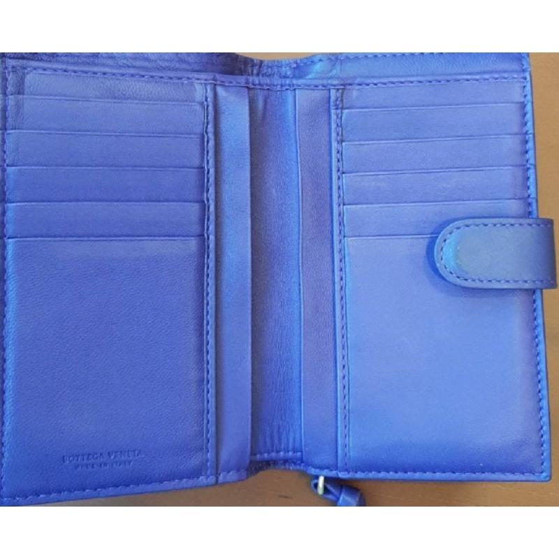 二手八成新紫色BOTTEGA VENETA拉鏈扣式中型皮夾-細節圖6
