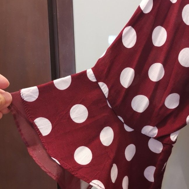 全新女士韓版bridge夏季上衣，紅底白色圓點+荷葉邊七分袖-細節圖4