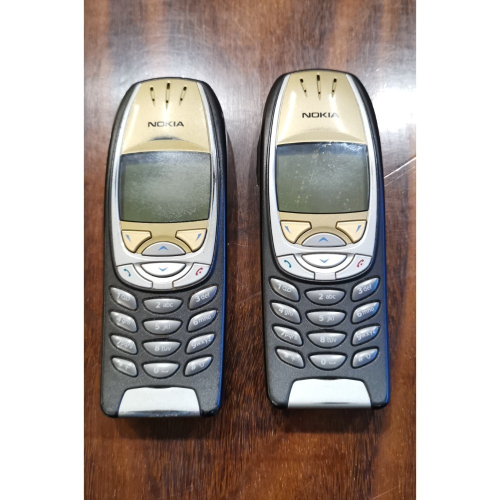 故障零件機，德國製，地表最神勇經典手機NOKIA 6310i，現貨兩支，單支售價2,000元，隨機出貨，不挑機