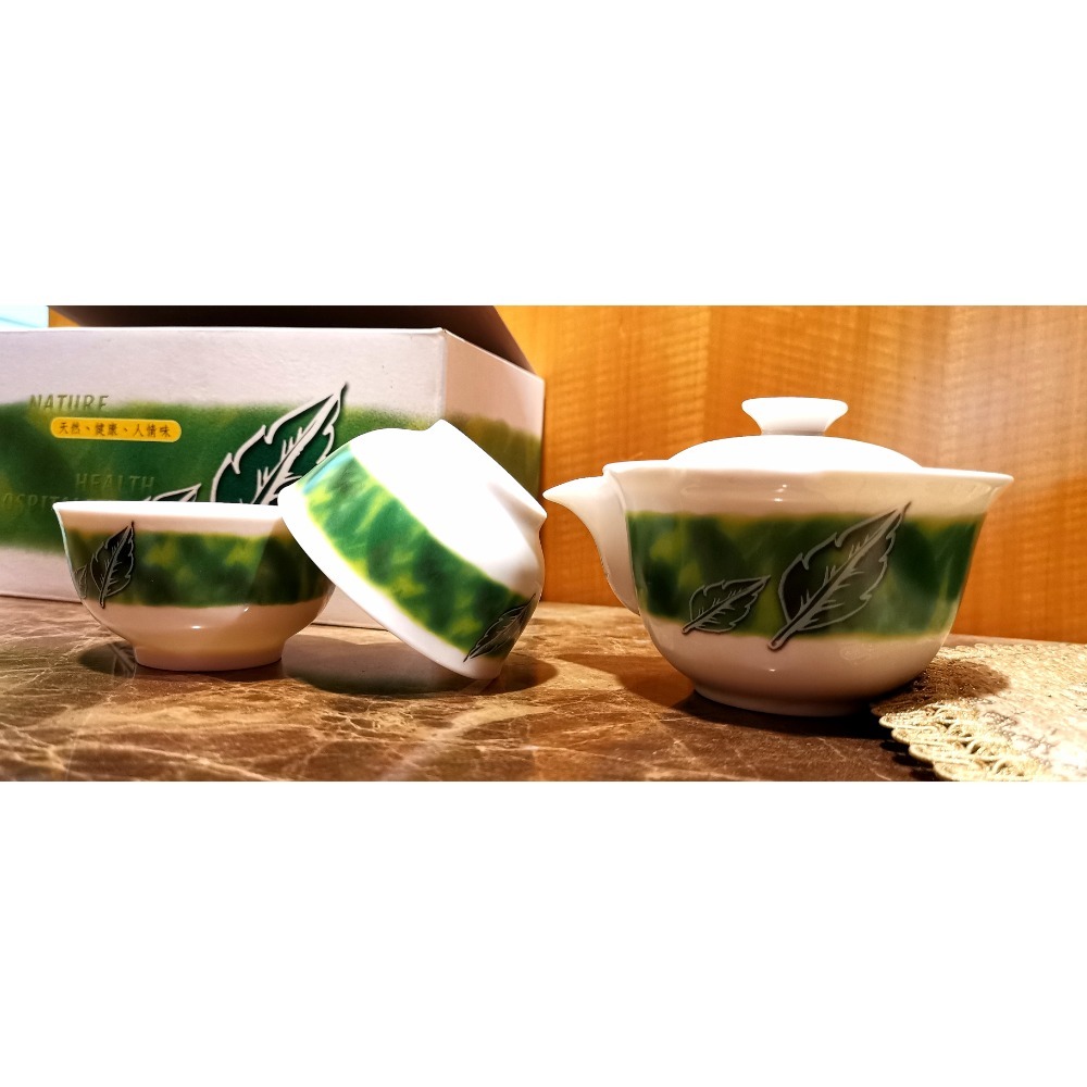 全新商品，天仁茗茶茶具組/一壺兩杯，附盒裝，另附贈兩個同花色二手茶杯