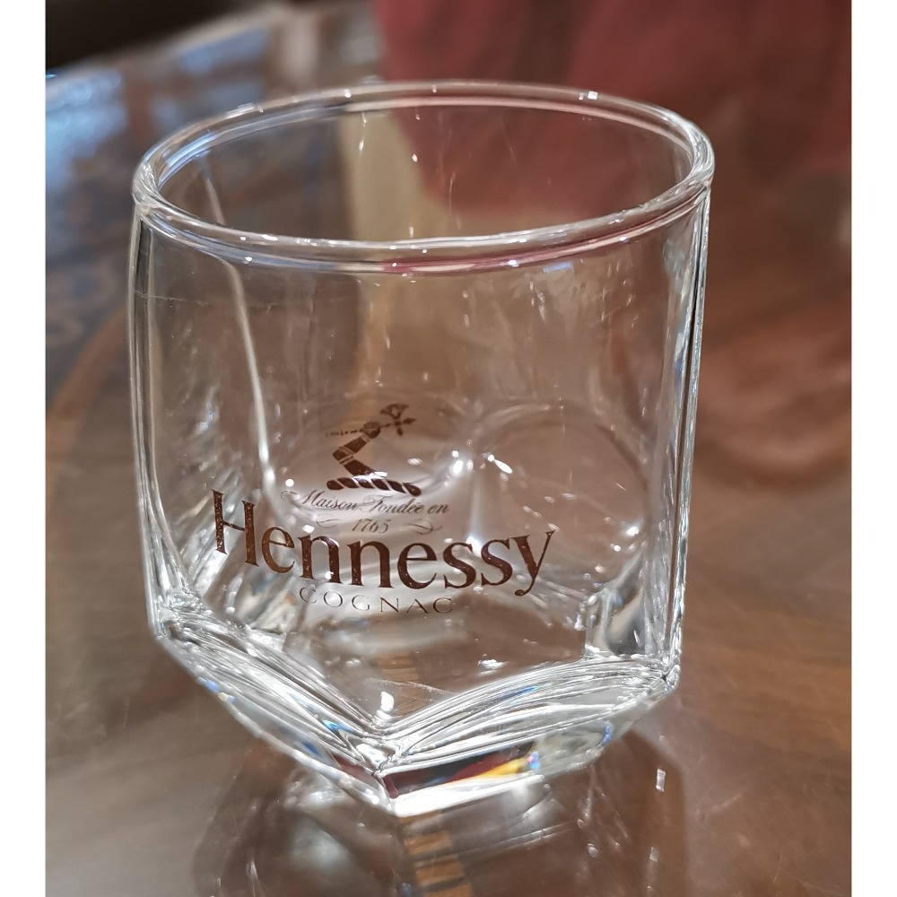二手酒杯，Hennessy Cognac六角玻璃杯，每個售價80元，現貨12個-細節圖2