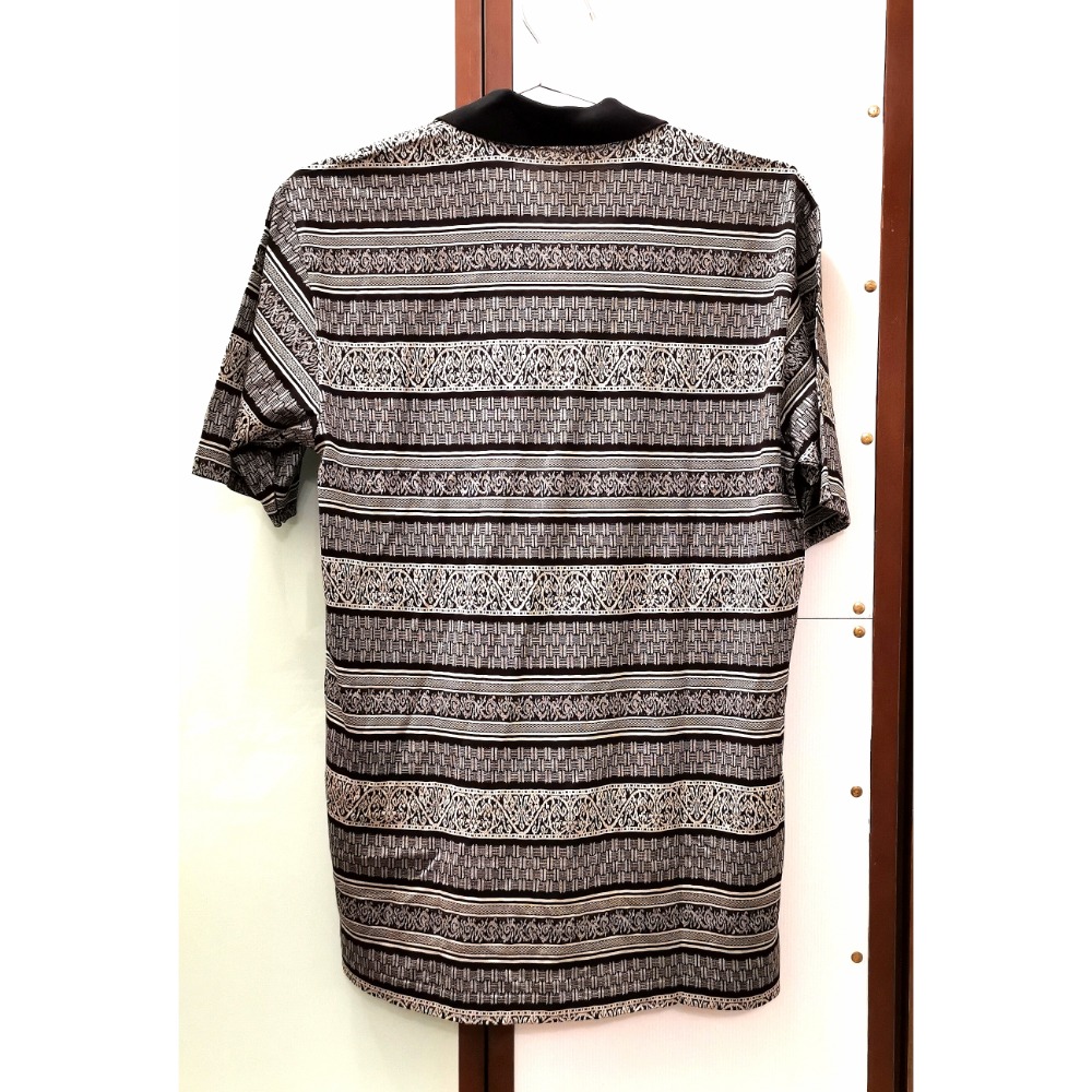 二手精品男士POLO衫，義大利製造/LANVIN黑領條紋短袖POLO衫，尺碼M號-細節圖2