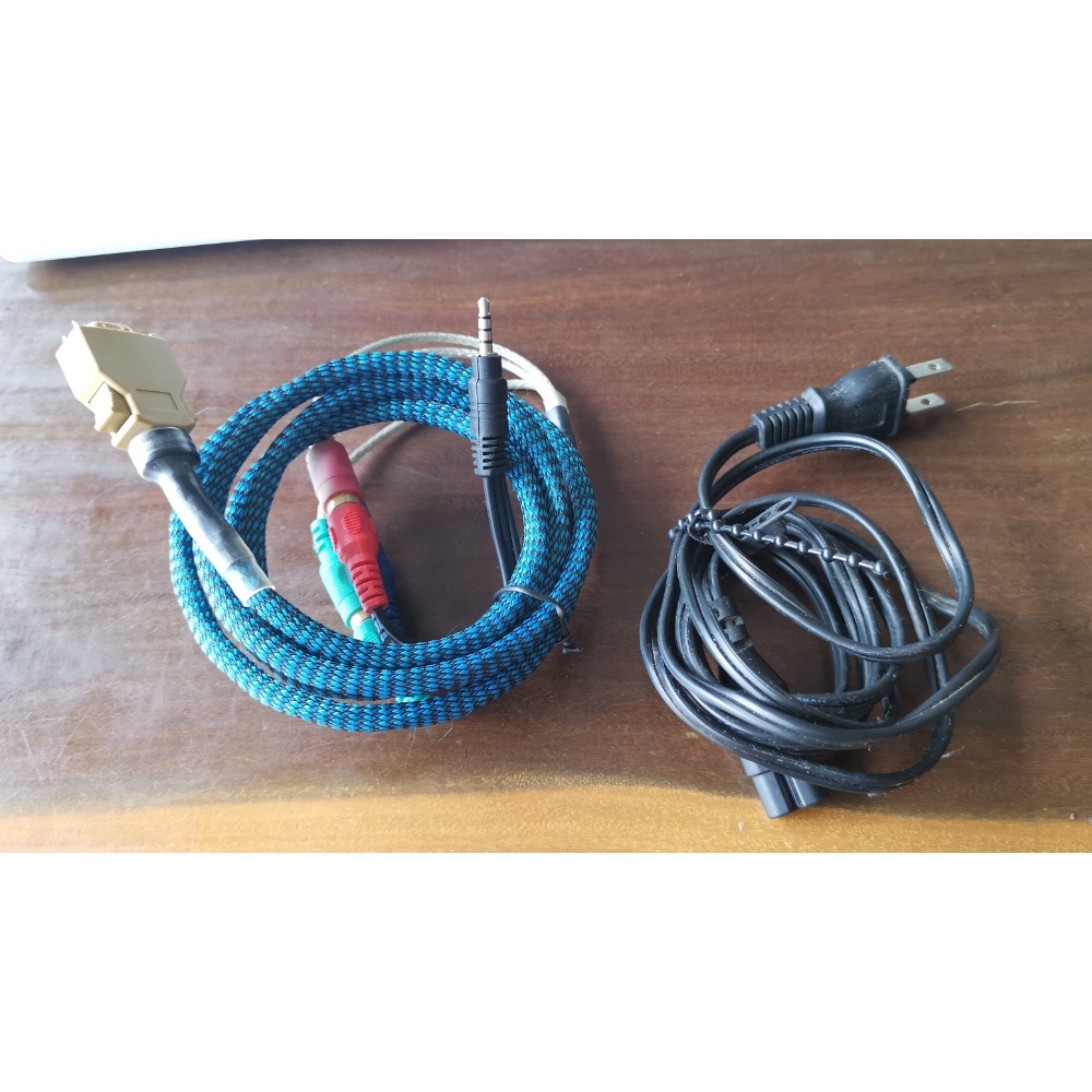 二手商品，日本原裝，Panasonic衛星接收器TU-MHD600，附遙控器（無電池）、電源線（有幾處膠皮破損）、傳輸線-細節圖6