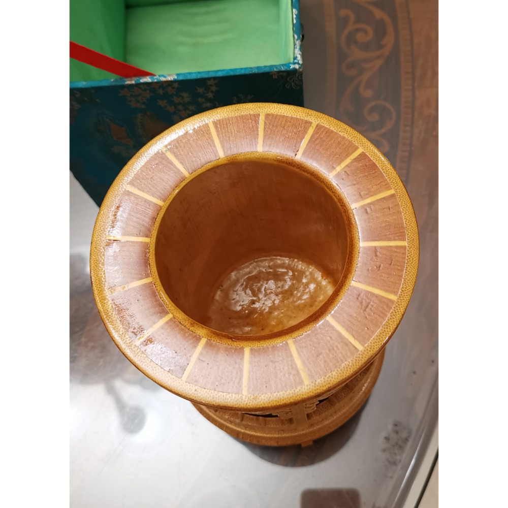 全新商品，竹雕筆筒，附錦盒裝-細節圖3