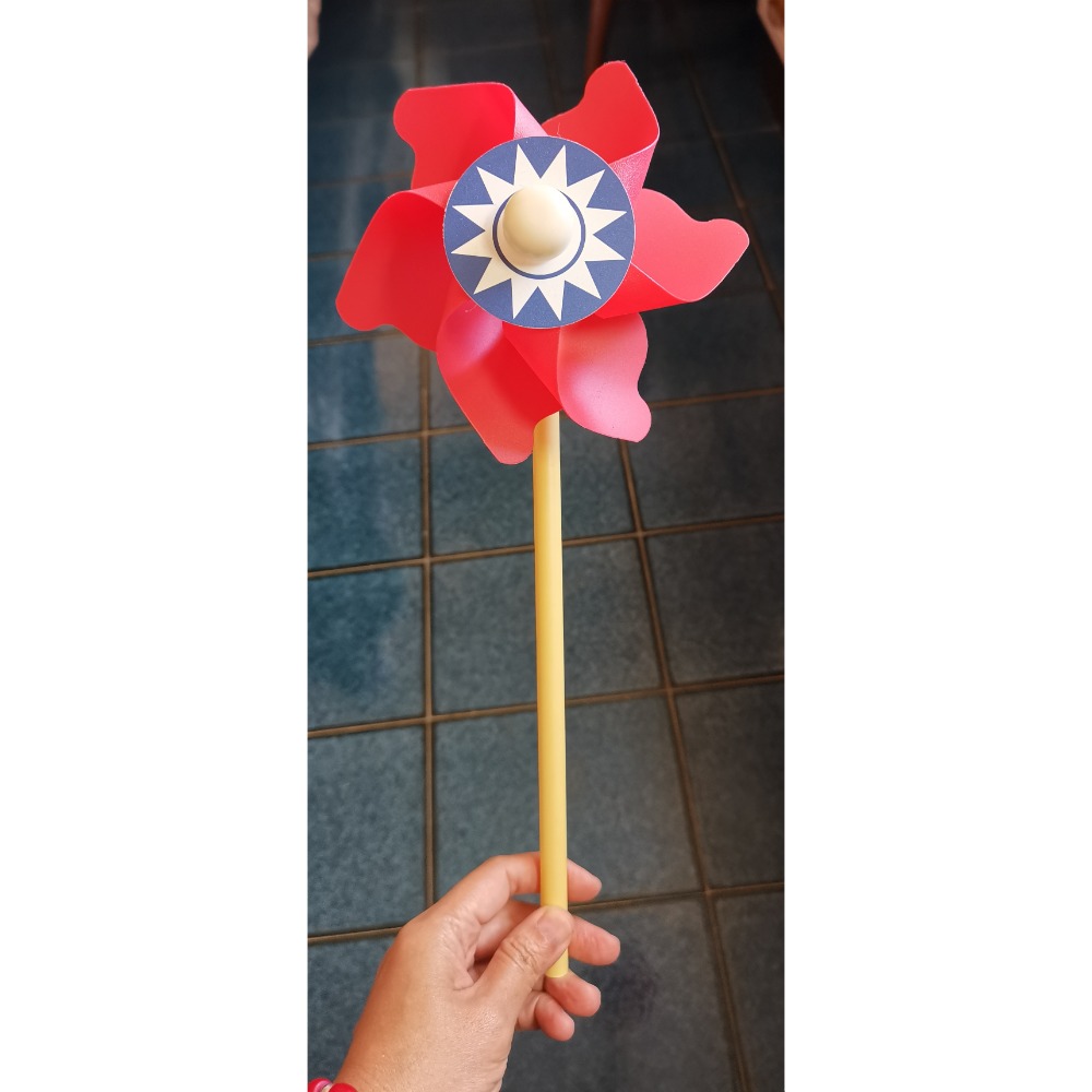 二手商品，中華民國國旗風車一對，打包出售不拆賣-細節圖2