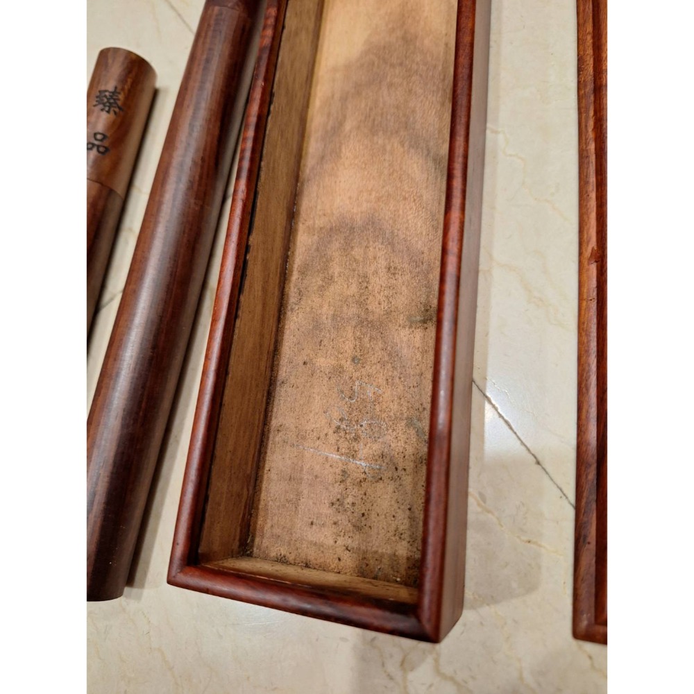 臻品越南紅土沉香, 紅木管裝線香兩管+臥香盒+臥香台, 四樣商品打包一起賣-細節圖3