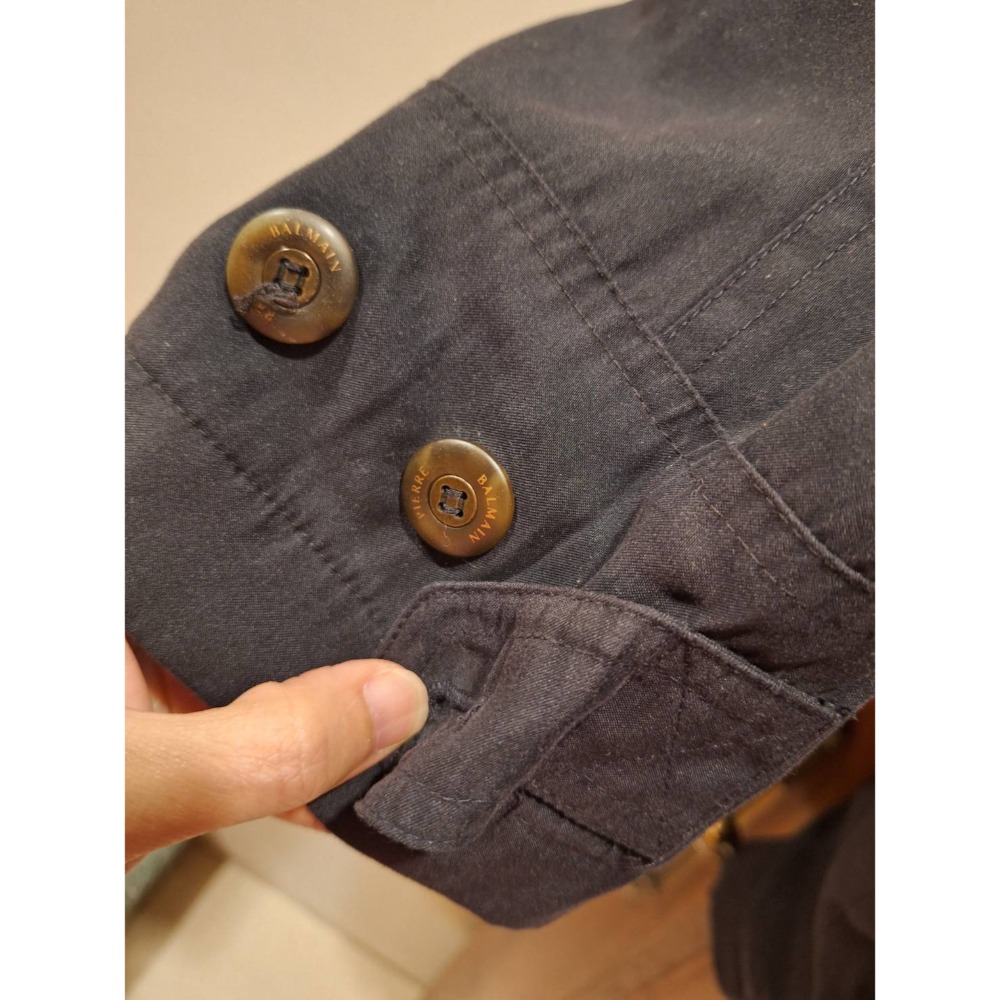 二手PIERRE BALMAIN男士春、秋季黑色中長版外套-細節圖7